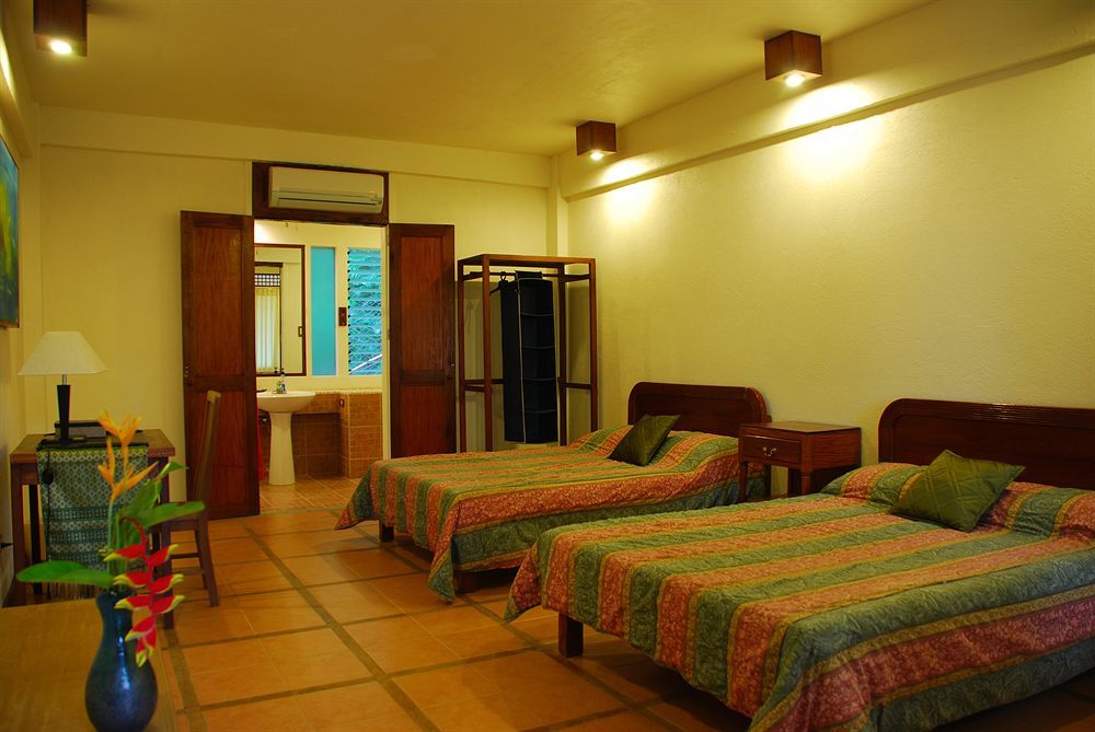 Punta Bulata White & Resort Cauayan (Negros Occidental)